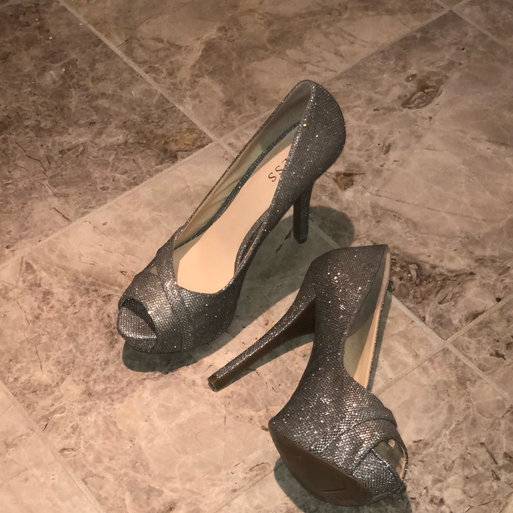 Guess Isila Glitter Silver Platform Pumps
